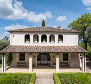 Stunning Villa with Pool 25k from Siena